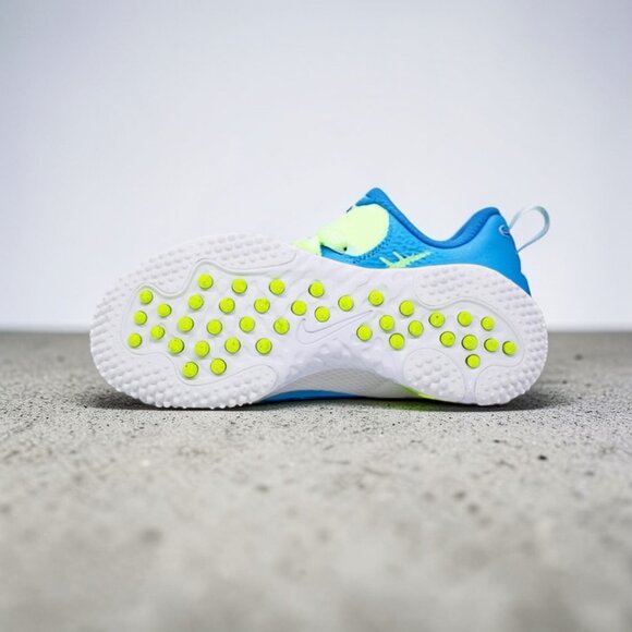 Athletic_Shoes